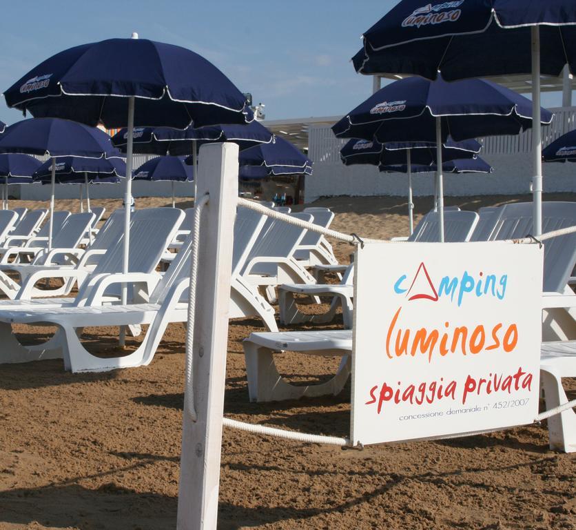 Camping Luminoso Punta Braccetto Bagian luar foto